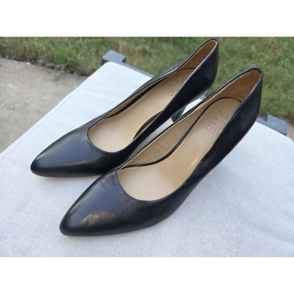 Naturalizer Women's Black Leather Pointed Toe Kitten Heel Pumps - Picture 1 of 11